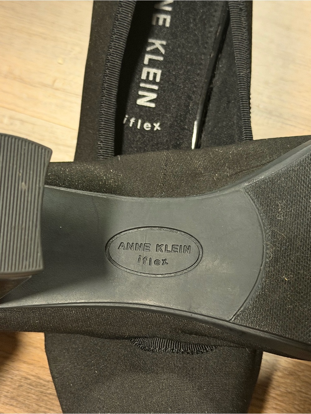 Anne Klein iFlex Black Stretch Fabric Block Heel Pumps Size 8.5 Comfort Shoes - Picture 4 of 5